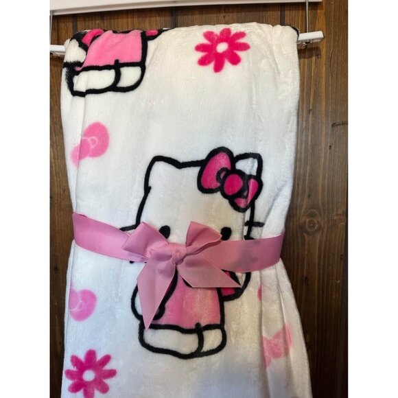 Hello Kitty Fleece Throw Blanket 60" X 70" With Pink Bow & Strawberry Milk Print - Picture 2 of 3